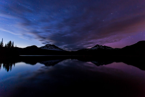 pictures summer lake mountains night clouds centraloregon canon reflections stars landscape photography scenic july blues 16 scape 1740mm pinks auroraborealis 2012 starrynight sparkslake aurura tobyharriman