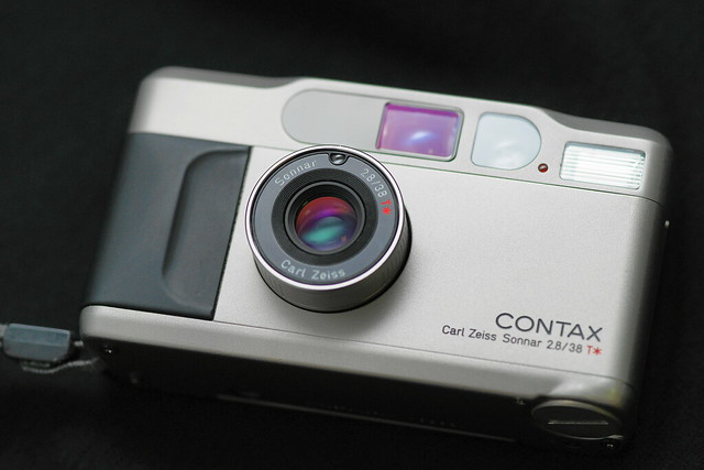 セールの通販格安 CONTAX　T2 美品　動作良好 フィルムカメラ