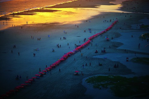 dusk sunset beach coxsbazaar bangladesh light handheld red