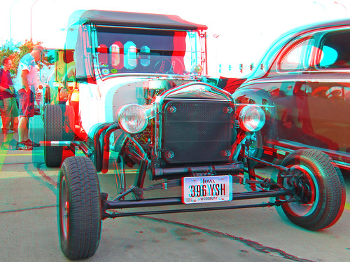 stereoscopic stereophoto 3d anaglyph iowa stereo carshow siouxcity redcyan 3dimages 3dphoto 3dphotos 3dpictures stereopicture singinghillsmcdonaldscarshow082212