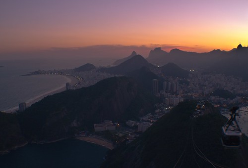 sunset sun mountains rio riodejaneiro rj view cristoredentor corcovado cablecar vista carioca bondinho gettyimagesbrasil