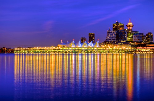 travel blue sunset sea vacation sunlight canada color colors statue azul skyline night vancouver sunrise landscape bay twilight agua colorful downtown ship cityscape bc view purple britishcolumbia centro scenic explore pacificocean viagem vista northamerica stanleypark bluehour sight scape majestic canadaplace cor hdr beatiful ferias roxo tidewater photomatix americadonorte oceanopacifico tonemapped majestoso anawesomeshot nikonafsdxnikkor1685mmf3556gedvr nikond5100 luishenriqueboucault pwpartlycloudy