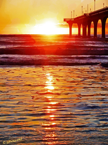 path sun solar sol reflection sunrise dawn sunup pacific ocean sea waves bright pier newbrighton christchurch canterbury southisland nz newzealand ripple coast lookingeast east stevetaylor