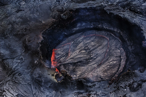 volcano hawaii lava crater geology volcanic aerialphotography eruption kilauea active puuoo lavapool puuoovent