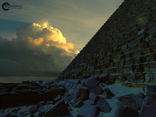 sunrise dawn pyramid cloudy egypt giza