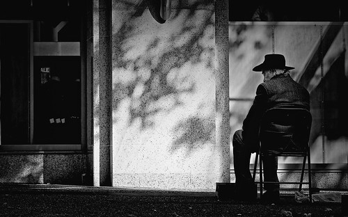 street light shadow urban vancouver back downtown mood time granville candid atmosphere oldman solitary 背影 孤独 a55 kemily 2013syzy