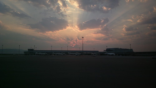 pink blue sky sunrise nokia airport sofia bulgaria 2012 sof 808 pureview
