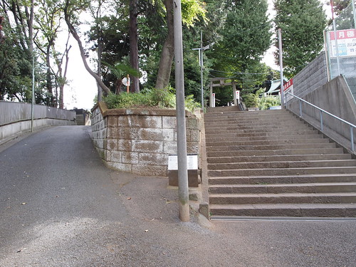 小山八幡への階段