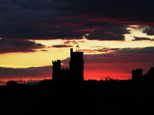 sunset france silhouette clouds rooftops sundown languedoc redskyatnight hérault béziers annieinbéziers cathedralesaintnazaire