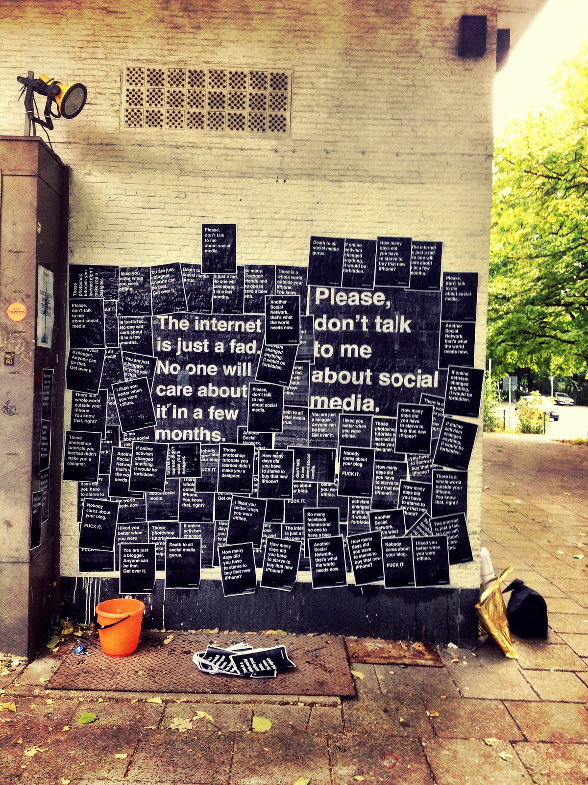 Posters of Berlin: Documentando as Ruas da Cidade
