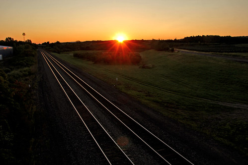 tracks railroadtracks sunrisephotography sunrise northeastpennsylvania bortroad csxeriewestsubdivision