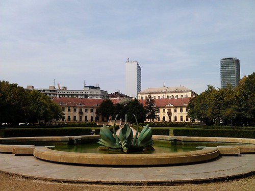 Día 4: Eslovaquia (Bratislava: Danubio, Catedral, Novy Most, Castillo, Palacio, Casco Histórico, Ayuntamiento, etc).