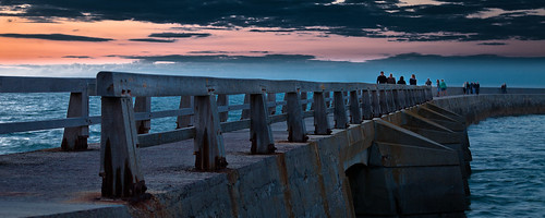 blue sunset sea mer france evening coast pier europe flickr dusk perspective côte seawall bleu normandie soir crépuscule calvados channel manche coucherdesoleil jetée digue bassenormandie portenbessin bessin