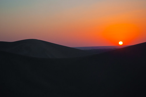 china sunset dawn sand desert scenic national silkroad centralasia province geographic beautifulview gansu dunhuang singingsandmountains pictureque tayphotography
