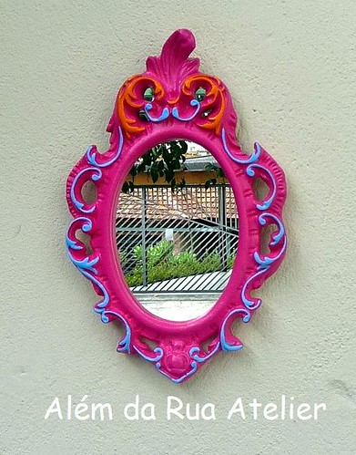 Espelhos com moldura provençal colorida