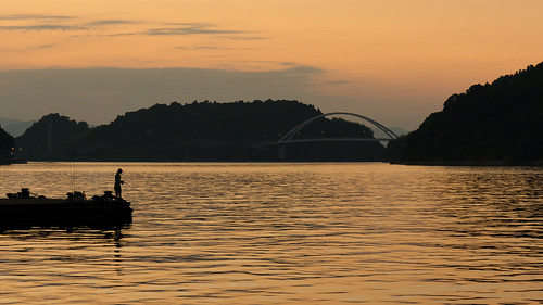 fishing sunset alone mitarai hiroshima sony nex7 sel1670z 1670mm 広島 大崎下島 御手洗 瀬戸内海