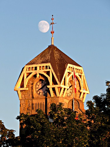 building sunset moon historic historicbuilding oldbathurstpostoffice clock