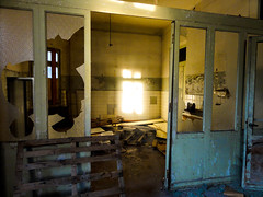 12 08 29 Abandoned Lido Hospital 25.jpg
