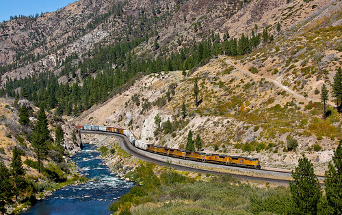 railroad trains donnerpass manifest truckeeriver unionpacificrailroad mountainrailroading mnprv uprosevillesubdivision floristoncanyon