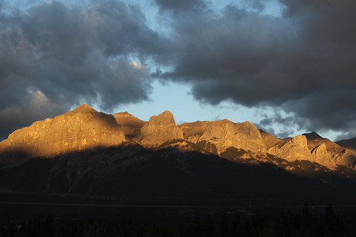 canada mountains sunrise banff canmoreab t2i tamron28300mmf3563xrdivcldiiasphericalifmacro