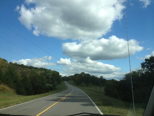 road trees sky leaves clouds barn nashville mills tobacco markers opryland atumn natcheztrace