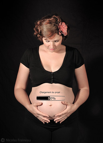 woman flower fleur photoshop studio nikon femme pregnant montage grossesse enceinte 50 ventre loading aurélie 24120mm chargement d700