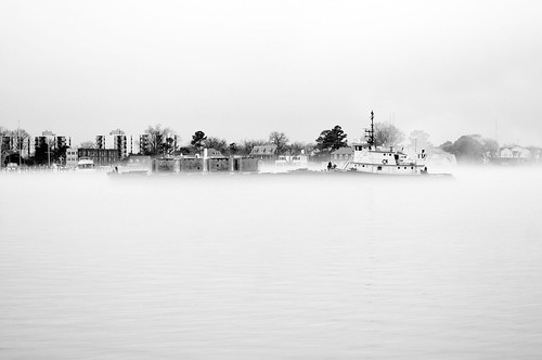 fog river virginia boat elizabeth portsmouth tug barge