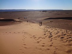 Deserto na Dunas de Tinfou no sul de Marrocos