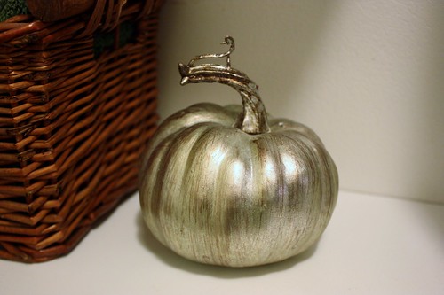 Fall Decorations Around the Apartment - Life at Cloverhill