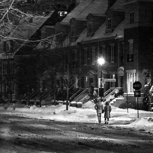 street winter light people bw house snow canada lamp monochrome canon eos streetlight couple quebec walk montreal 7d 2470lii