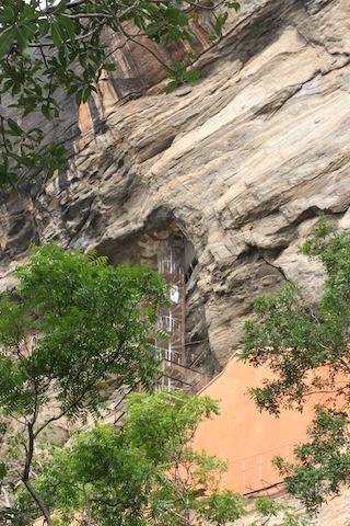 IMG_6653-Sigiriya-metal-staircase
