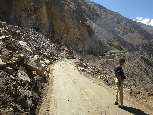 geotagged soldier cycling rocks landslide karakoram radtour karakoramhighway pakistanarmy cyclingkarakoramhigway2012 geo:lat=3624365258499818 geo:lon=7450632329122693