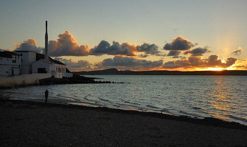 sunset sea sky clouds coast scotland nikon argyll islay shore whisky distillery bowmore hebrides 24120vr lochindaal d700