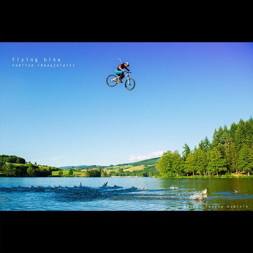 lake france fling bike sport fly nikon lac beaujolais vol vélo rhone envol volant waterjump fusina lacdessapins cublize d3s lacdecublize fusinadominik
