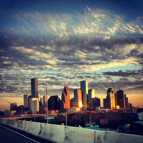 sky skyline clouds square squareformat htx marcofromhouston iphoneography instagramapp xproii uploaded:by=instagram dthtx