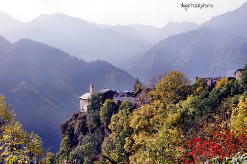 italia piemonte azzurro colori montagna escursioni vallemaira alpicozie bellitalia dogetcar sony55v