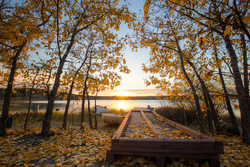 travel autumn sunset lake canada water canon landscape boat duck mood 夕陽 northwestterritories hdr 風景 旅遊 yellowknife 加拿大 湖 1635mm 倒影 cassidypoint canoneos5dmarkiii canon5dmarkiii 黃刀鎮 西北地方
