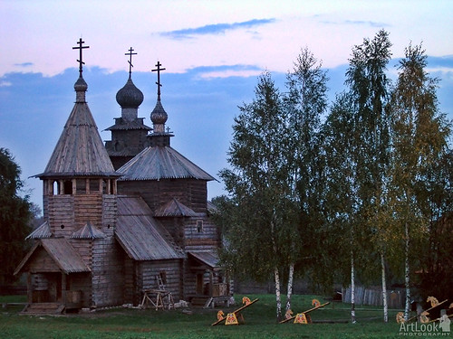 autumn russia ru suzdal birchtrees vladimir goldenring woodenarchitecture woodenchurches orthodoxchurches transfigurationchurch
