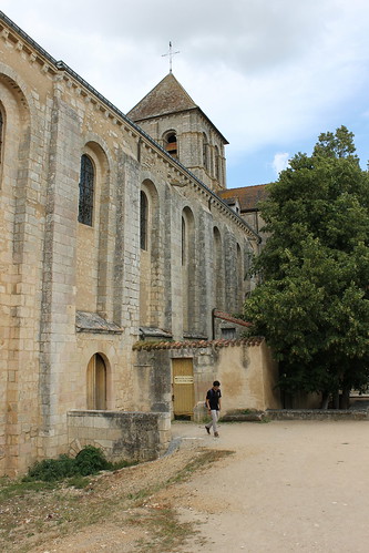 2012.08.03.261 - SAINT-SAVIN - Place de la Libération - Abbaye de Saint-Savin-sur-Gartempe