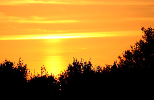 sun sunrise sonnenaufgang tortosa sunpillar lichtsäule lightpillar espaã±a cataluã±a catalunyaspainmarliestortosa tortosacataluã±aespaã±a