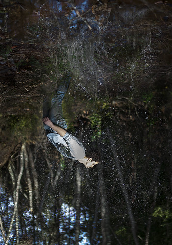 portrait selfportrait water canon photography 50mm upsidedown down upside 2012 treading 550d treadingwater