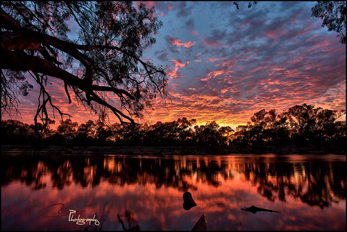 orange cloud 3 tree sunrise canon river mark nsw l 5d outback 2711 usm hay ef 1740mm f40 murrumbidgee mk3 ef1740mmf40lusm hayplains haynsw 5dmarkiii markcooperphotography