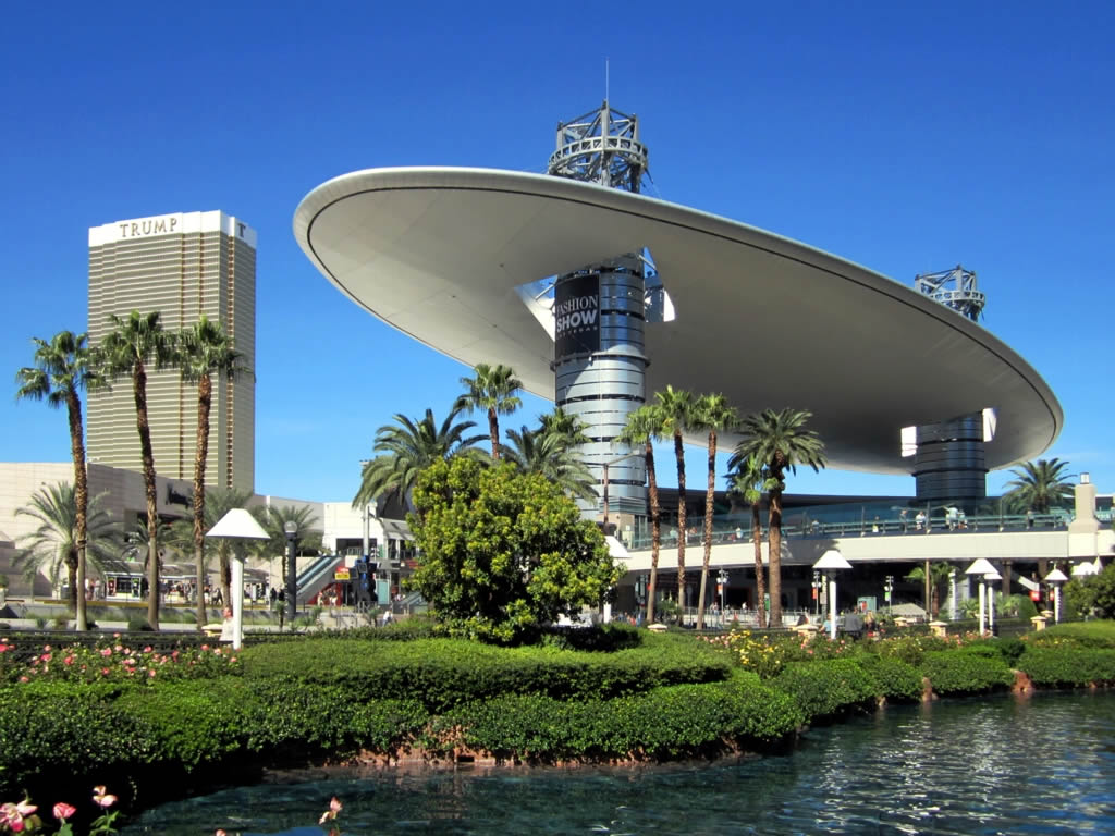 places to shop in Las Vegas - Fashion Show Mall