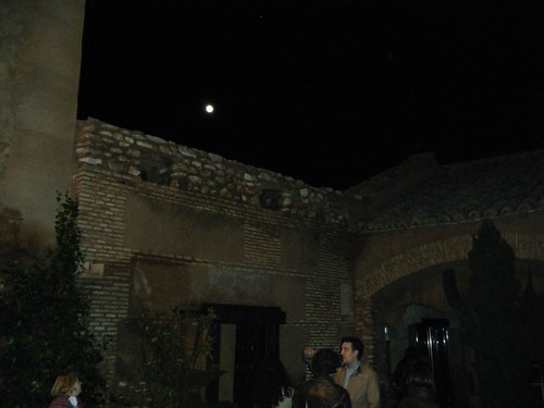 moon night spain perfect courtyard manzanares castilledepilasbonas