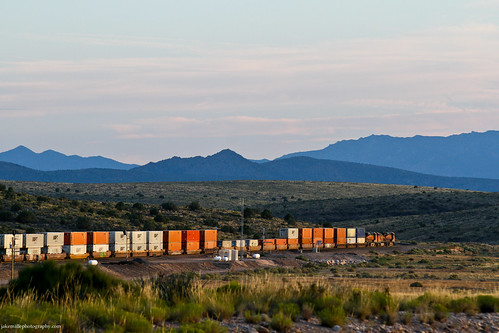 bnsf bnsfrailway trains railroad freighttrain bnsfseligmansubdivision intermodal stacktrain southwest arizona peachspringsarizona hualapai