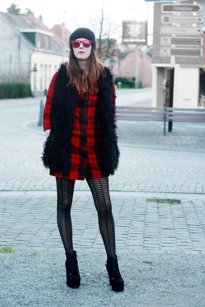 Grungy Red Tartan - THE STYLING DUTCHMAN.