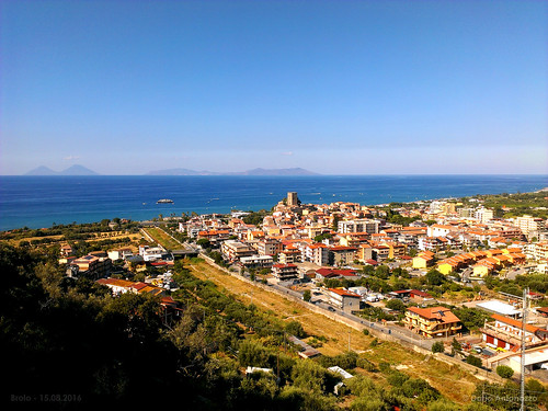 brolo sicilia mare isole eolie cielo estate panorama veduta landscape view sea summer sicily sky case islands island