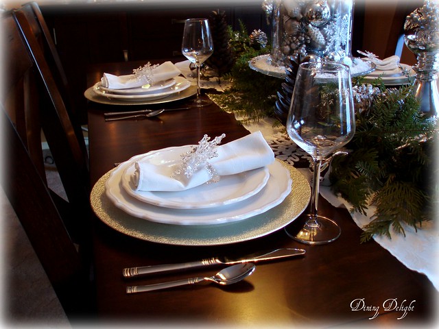 Dining Delight: Christmas Glam Meets Rustic Woodland