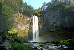Goro Falls in southern Aso caldera foothill / 阿蘇外輪山南麓，五老ヶ滝