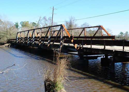 pony truss swing movable bridge drawbridge island cow bayou cormier road bridgecity orange county texas abandoned decay vanishing pontist united states north america